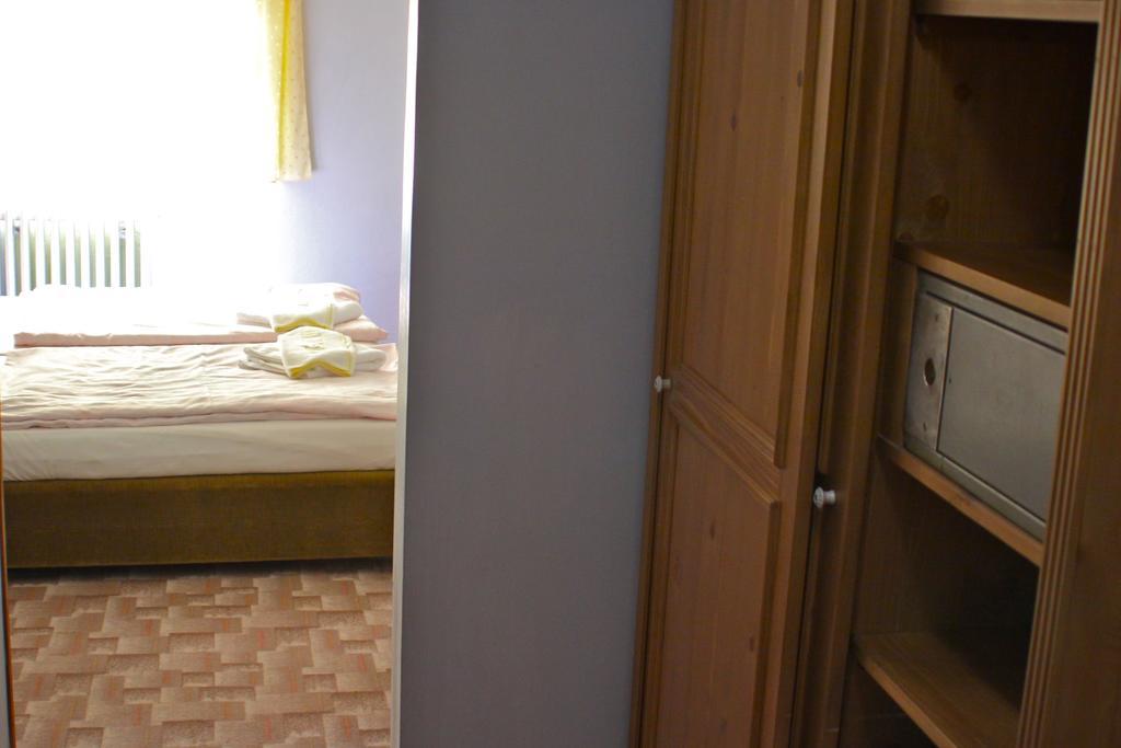 Penzion Nikola ペツ・ポト・スニェシュコウ 部屋 写真
